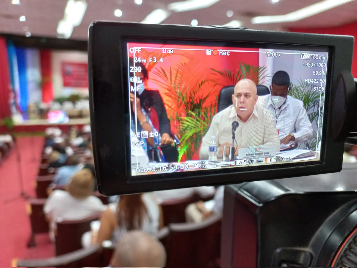 istvanojeda's tweet photo. @DrRobertoMOjeda esta mañana en #LasTunas:  👉Es inaplazable la aplicación de estrategia económica trazada en 8vo Congreso  @PartidoPCC 👉No es suplantar a las administraciones sino que el núcleo funcione.👉Apoyemos a prensa pública #Cuba para que lidere crítica. @26deLasTunas https://t.co/qRXHxsc0At
