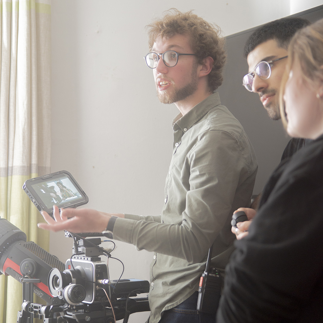 MayFilmworks's tweet image. ODILE Pilot:
DOP: Caleb Gregory, the youngest (he is under 25) and one of most talented DOP I’ve met. He was introduced to us by his dad, our friend and Thebritdivasshow photographer, Ed Igroover, two years ago. An up-coming DOP, Caleb really know his craft #odilepilot