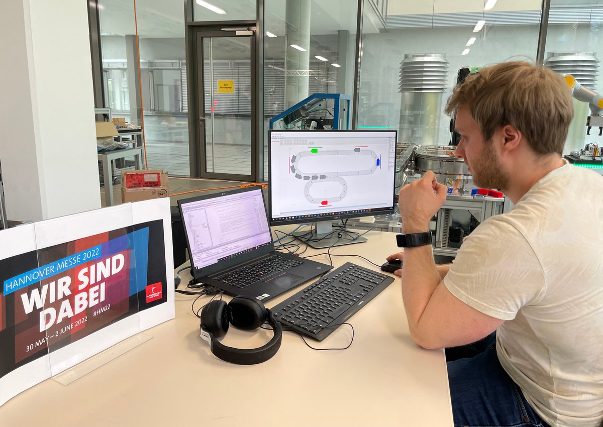 SmartFactoryKL's tweet photo. Definitiv, #wirsinddabei! #HM22
Mit einem neuen Demonstrator als Teil unserer #SharedProduction.
▶️Halle 8, Stand D18◀️
Messemitaussteller: @germanedgecloud @IBM @PILZ @BR_Automation @Huawei_Germany @tuevsued @HARTING_Group @Fujitsu_DE @uni_kl
@plattform_i40 @hannover_messe https://t.co/3wp5M4G6zH
