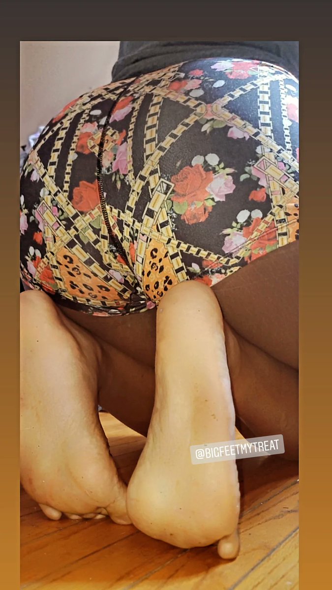BigFeetMyTreat's tweet photo. Happy Friday!!! Ugg this wooded floor has my feet dirty 🤤 #AriesSeason
#Cheeks
#And
#Feet
#Friday
#Size12
#Ebony
#Tiger
#Stipes
#ariessznnnn
Order your customs 😈 https://t.co/YwJNBYhFCW