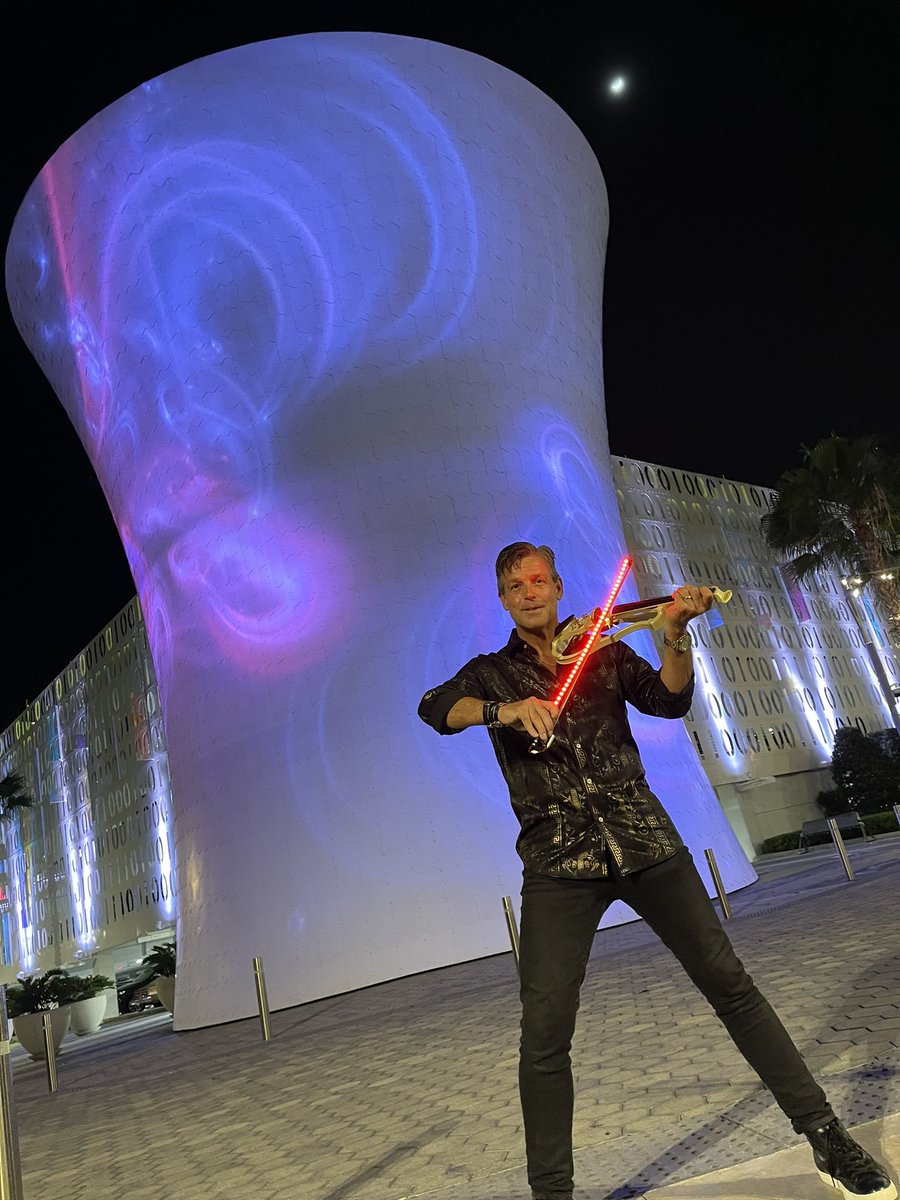 GaryLovini's tweet photo. Amazing to entertain the   @Axiom_Space in Lake Nona last night ahead of the history making AX-1 first private crew launch to the ISS set for 11.17 this morning from @NASAKennedy All 4 astronauts are civilians, 3 of whom have paid $55 million dollars #Ax1 https://t.co/jJjxbq100F