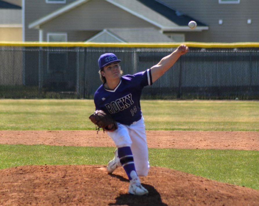LucasHines14's tweet photo. Outing Against Kuna
5 ip 
8k’s
2BB
2 Hits
1 un-earned run
Won 10-1 https://t.co/yASdsr56AB