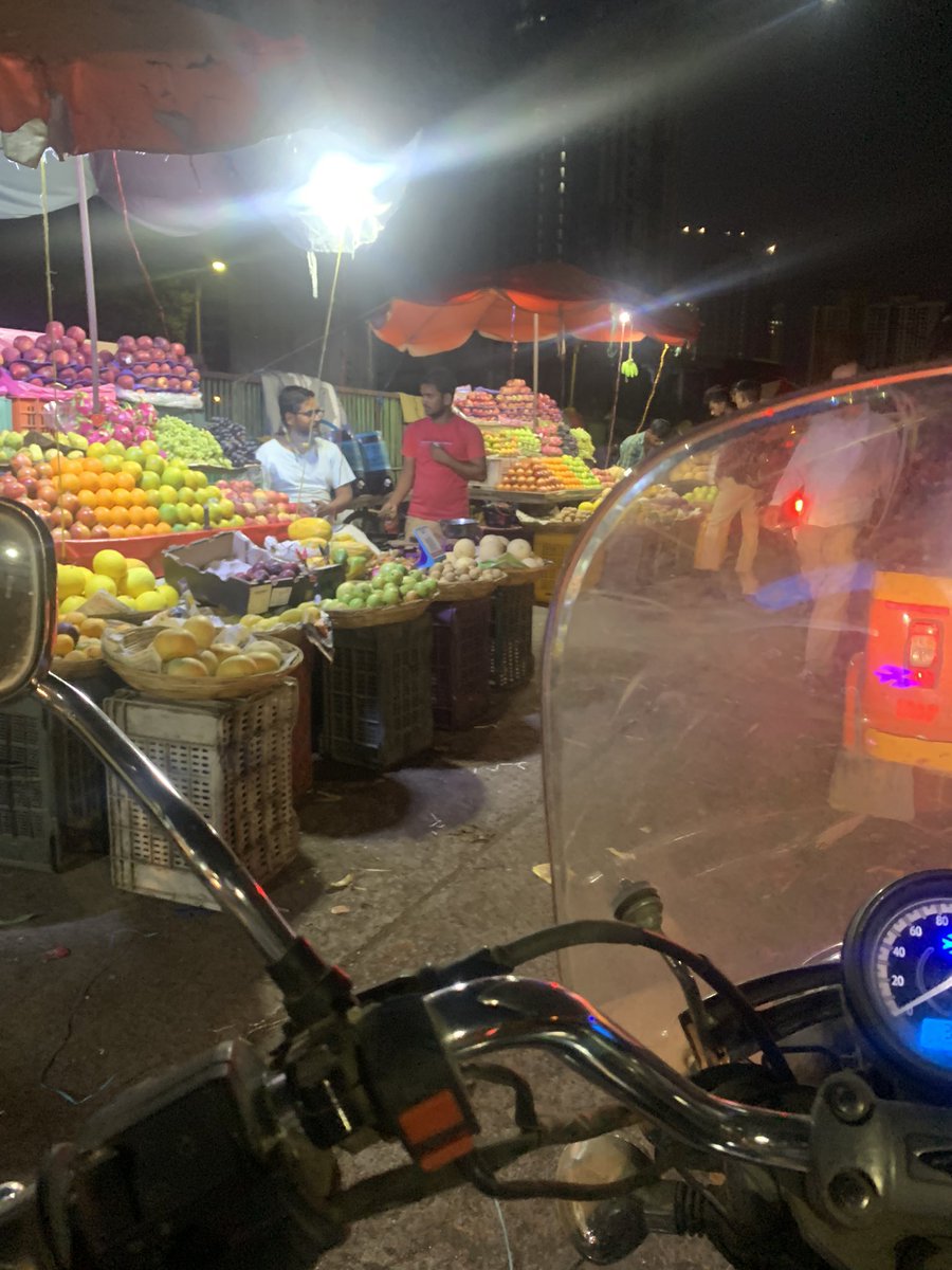 hemal_malde's tweet photo. @TMCaTweetAway @mieknathshinde Same story this photos are taken at 7:25 pm today evening , more than 50+ vendors https://t.co/L6LOFDxFz7