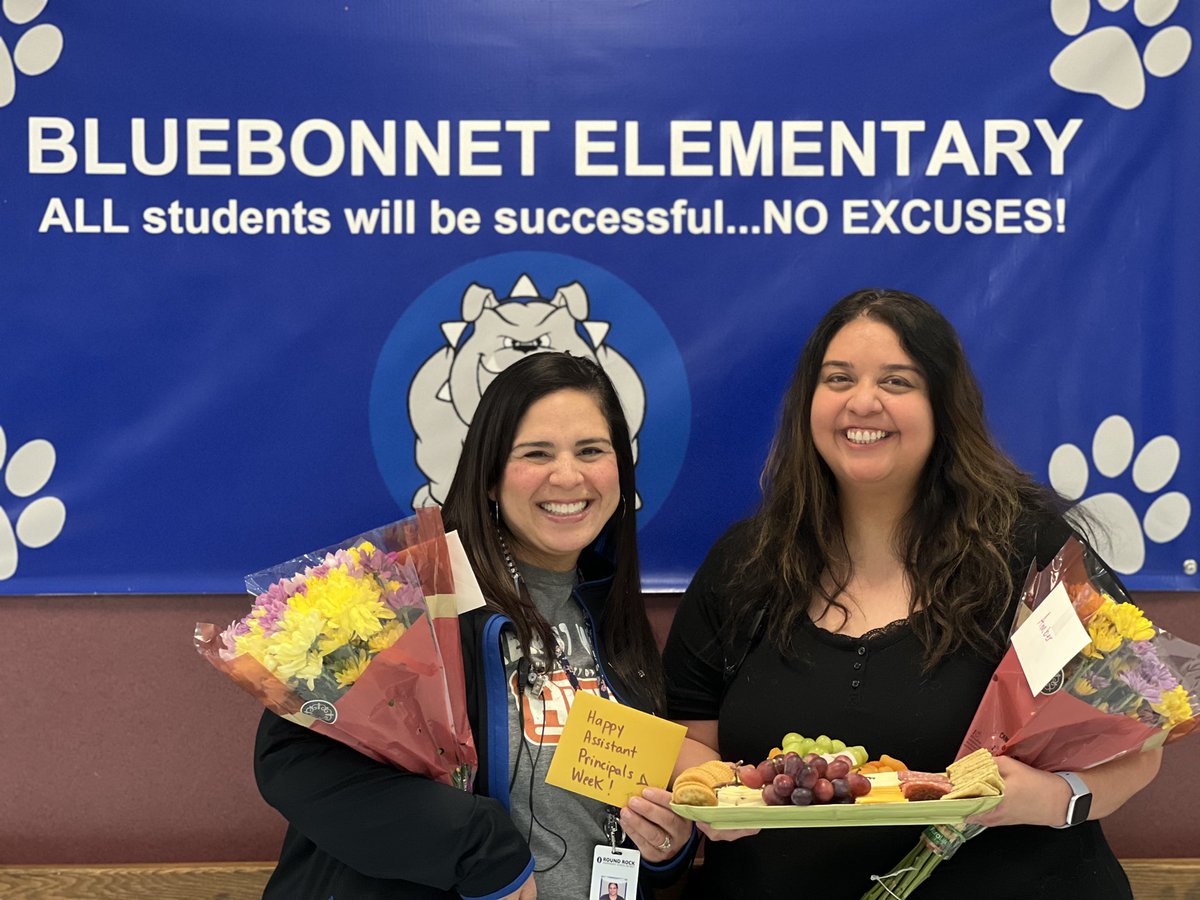 BBssoto1's tweet photo. @BluebonnetRRISD we have the BEST AP’s in the business! @rrisdamber and @MNaranjo723 have been absolutely phenomenal at enriching our community of learners! #BBEunlimitedpossibilities #RRLC @RoundRockISD @CarlaAmacher https://t.co/85HNgSb6Rx