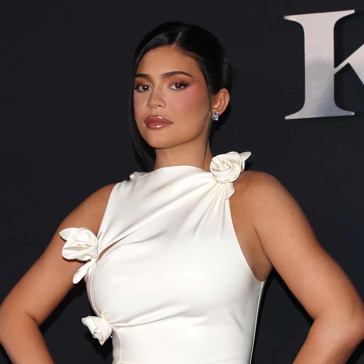 enowbrasil's tweet photo. THE KARDASHIANS! Veja Kylie Jenner arrasando em seu primeiro evento desde a chegada do 2º filho! --> https://t.co/NZambngVyn https://t.co/VRxLzJJOA8