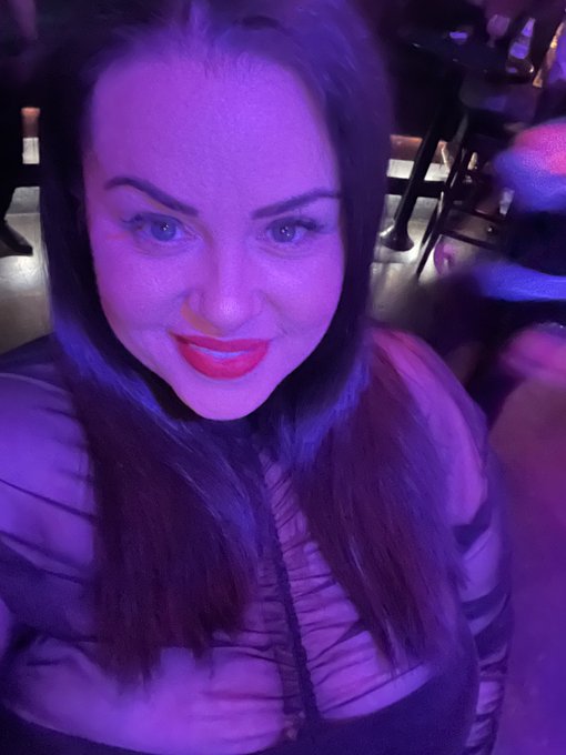 I wish I got more pictures from my birthday. The dress was fire! https://t.co/W4t8FblBrQ