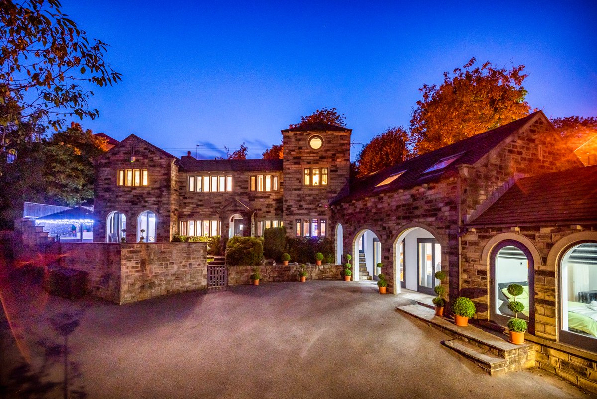 Our stunning cottages are Pet Friendly 🐕

Why not bring your furry friend on your amazing family holiday! 

We have some amazing family cottages available for a Summer stay in 2022 and 2023😎😍

Enquire:
hello@celebrationcottages.co.uk

#luxurycottages #familyholiday #Summer2022