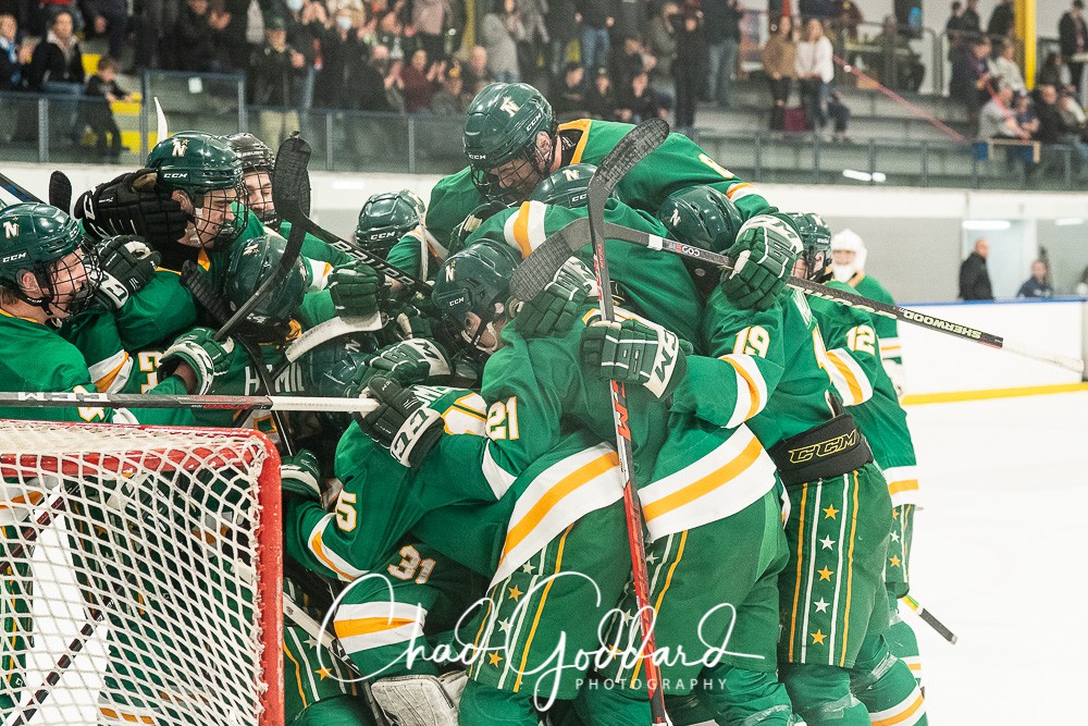 chadgoddard77's tweet photo. A boisterous crowd of@NS_U18AAA alumni was key  in creating a fantastic atmosphere as the Northstars edged the @OHAEdmonton last night @MacsTournament! #theMacsIsBack #Macstournament #HockeyCanada #HockeyAlberta #AJHL #U18AAAHockey https://t.co/5oxXv3OmH0