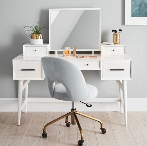 TheCozyCo's tweet photo. Here comes our VAST VANITY! This vanity has FIVE drawers to hold items, one large draw, AND it comes with a grey velvet chair! Head over to Cozy Co to get yours today!
✨✨✨✨✨
https://t.co/kRQRAfvN2b https://t.co/9IPVJBxDoc