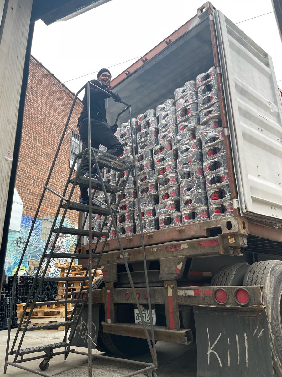 Tomato unloading day! That's a whole container of @Gustarosso tomatoes fresh from Campania 🍅🍅🍅 #SanMarzano #Gustarosso