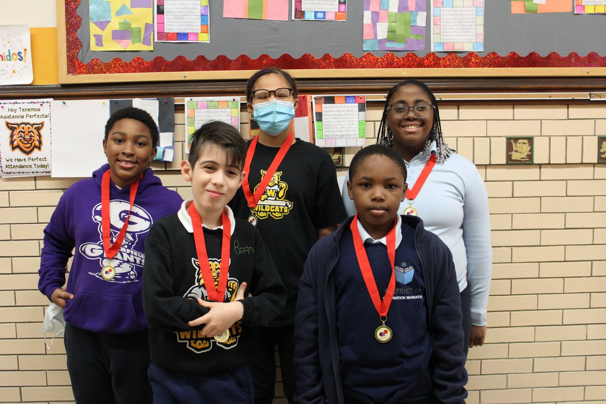 WashingtonSD89's tweet photo. Happy Friday! Let's take a moment to celebrate these amazing scholars from our very own WDLA and Garfield Elementary! PS. That's right, the Washington Giants- a team name combining the Washington Wildcats and Garfield Giants! #D89BIlingual #D89Community 

https://t.co/Maw6RrG8xI https://t.co/k9rCmuVjSJ