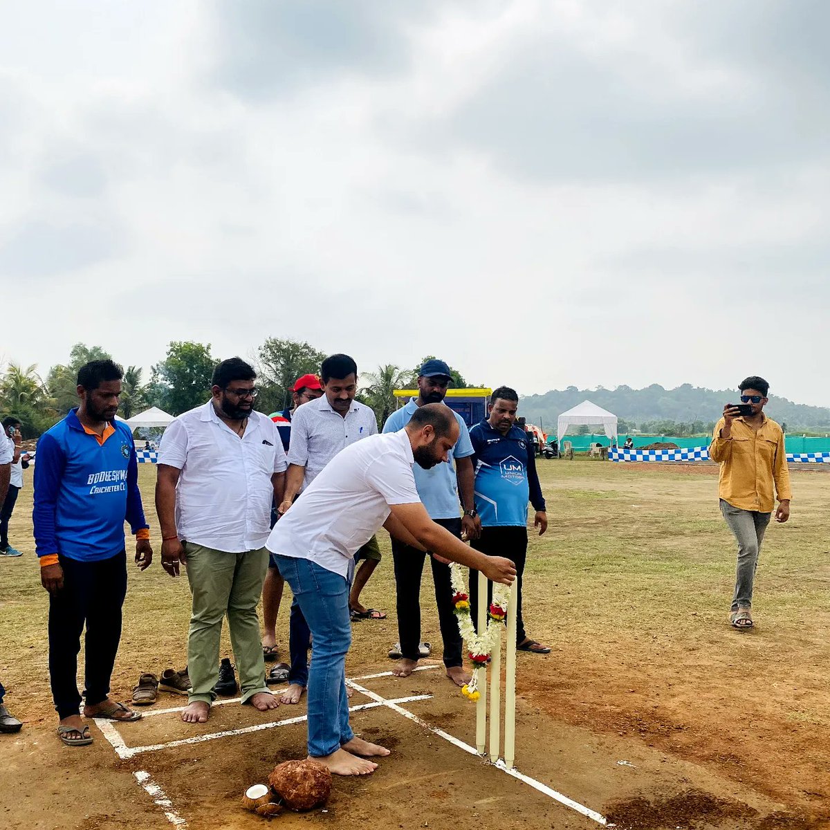 Joshua_De_Souza's tweet image. Inaugurated the #MapusaMunicipal #InterWard Heavy Ball Over Arm #CricketTournament2022 by #BodgeshwarCricketClub. It was an honour to be invited as the #ChiefGuest for this #Tournament. Wishing All the Teams the very best.