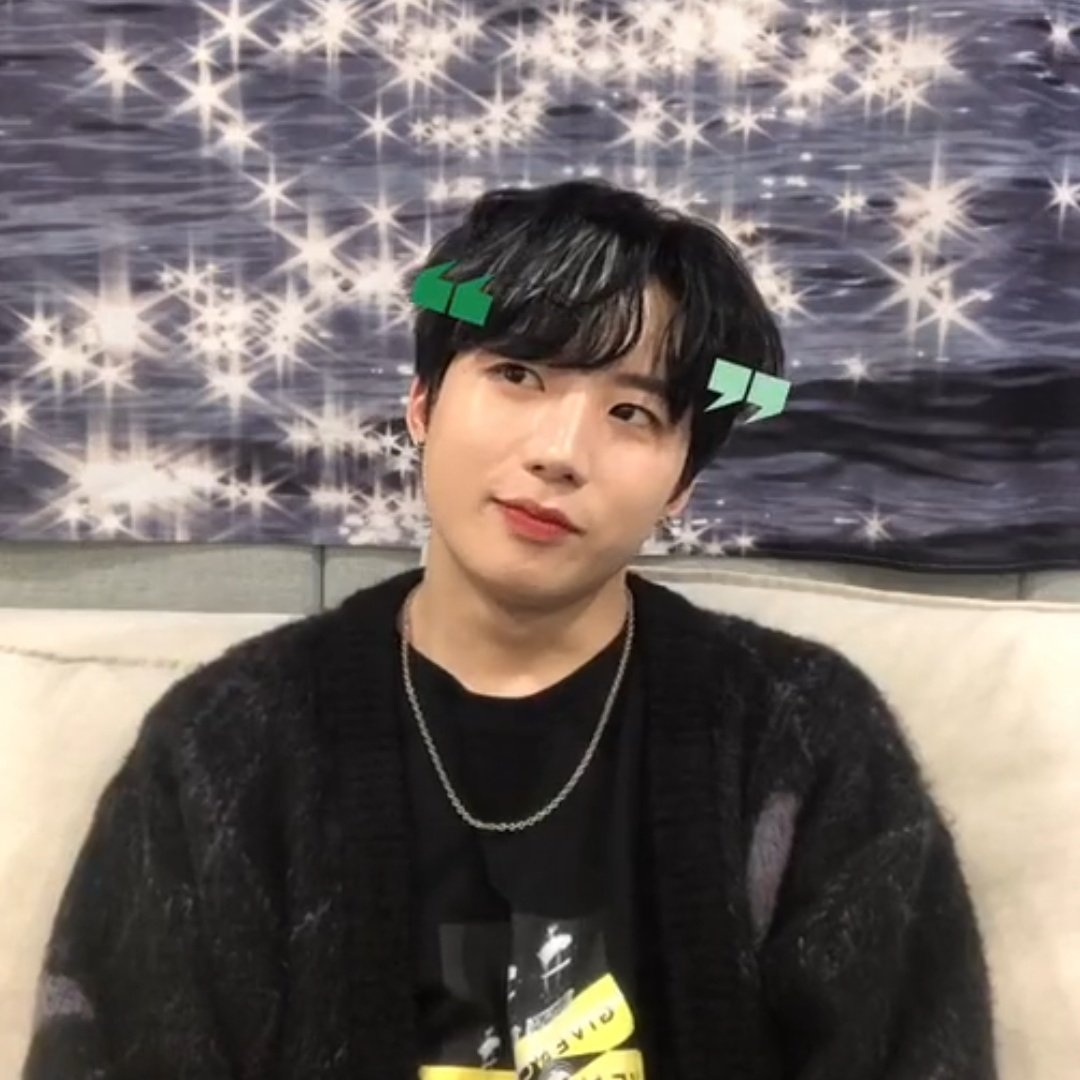 rrisswaa's tweet photo. LUV U🧤😻 https://t.co/QuAhrN0Mnz