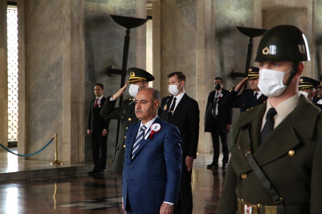 Türk Polis Teşkilatımız Kuruluşunun 177’nci yıl dönümünde Atamızın huzurunda…

#TürkPolisi
#TürkPolisTeşkilatı177Yaşında
#10NisanPolisHaftası
#HayatınMerkezinde

egm.gov.tr/turk-polis-tes…