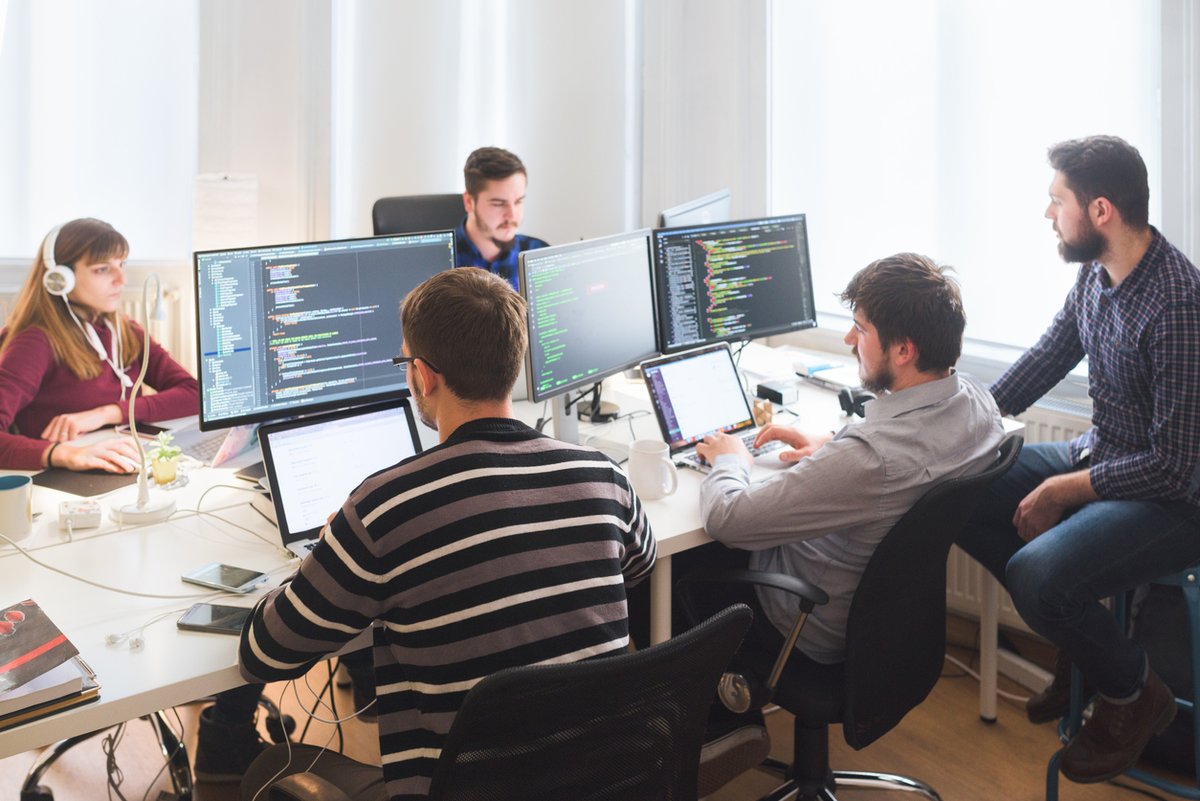 pirobaseimperia's tweet photo. Wir freuen uns, Ukrainern mit guten Deutschkenntnissen einen richtig coolen Job in der IT zu bieten. Bei Interesse schaut euch unsere Stellenanzeige auf #JobAidUkraine an und teilt unseren Beitrag! https://t.co/5KhHqvTSMC https://t.co/zOFmoEEXKO