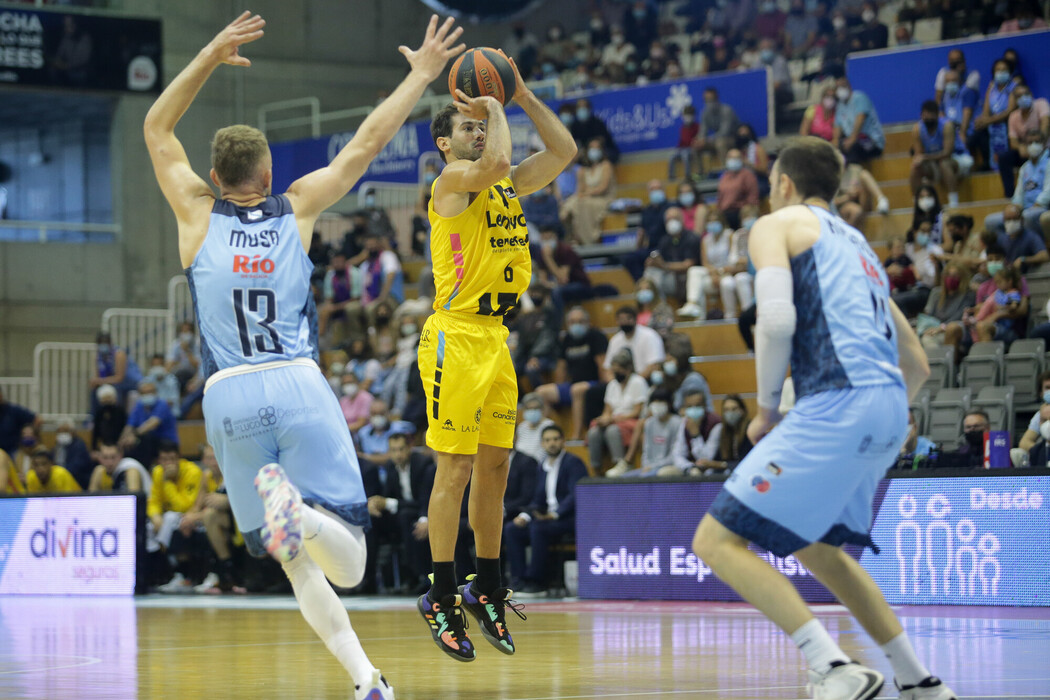 🏀¿Quieres ir al <a href="/CB1939Canarias/">La Laguna Tenerife</a> 🆚 <a href="/CBBreogan/">Río Breogán</a> de este sábado?⤵️
 🪪Sorteamos entradas para el encuentro que se jugará en el Santiago Martín desde las 19:45
 🔁Haz RT y mucha suerte !!!!
 📩Ganadores a través de DM