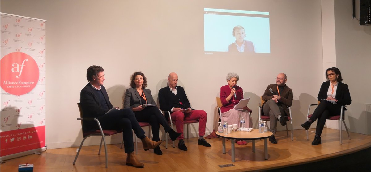 Asdifle's tweet photo. Aujourd'hui, c'est la journée pro de l'#asdifle à l'#AFdeParis. Conférence de Laura Habou-Haidar et table ronde autour de la thématique des #centresdelangue pour commencer ! bienvenue à tous ! https://t.co/sF6ZHlR9Nc
