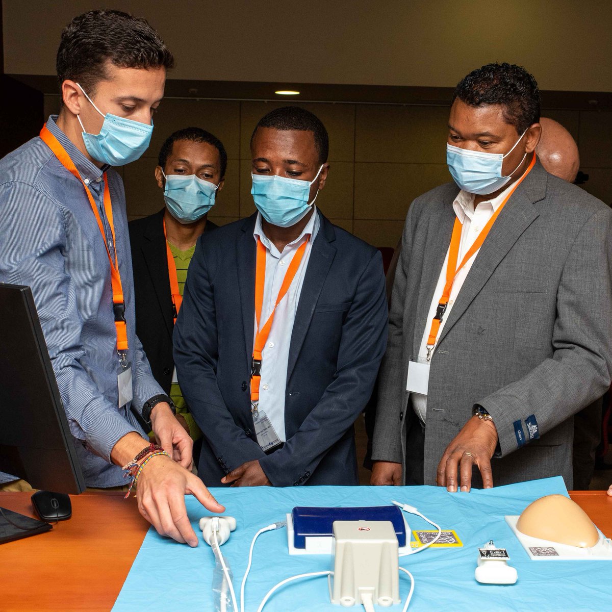 Ebatinca's tweet photo. La semana pasada Ebatinca participó en el evento "Formación de Formadores Africanos" organizado en la Facultad de Ciencias de la Salud por @ULPGC #MACbioIDi2

🔎Ebatinca mostró a los asistentes su sistema para el entrenar procedimientos clínicos guiados por imagen ecográfica. https://t.co/hH8lKMWSZV