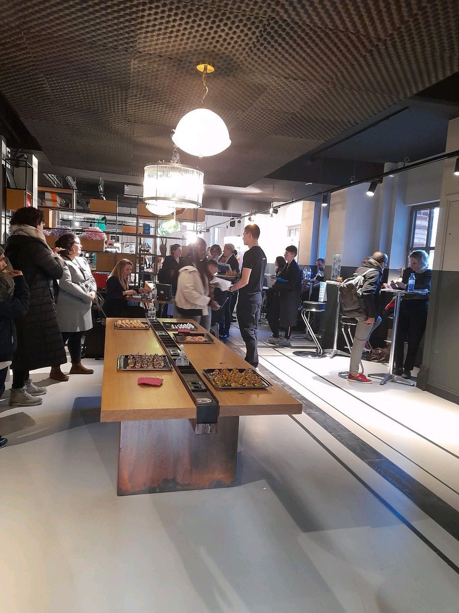 Hier l'agence @poleemploi_HDF de <a href="/TourcoingVille/">Ville De Tourcoing</a> était présente au #jobdating à <a href="/MoxyLilleCity/">Moxy Lille City</a> consacré au secteur de l'hôtellerie restauration

➡️Merci aux 40 entreprises présentes 

👏😁 Félicitations aux demandeurs d'emploi pour la continuation de leur parcours professionnel