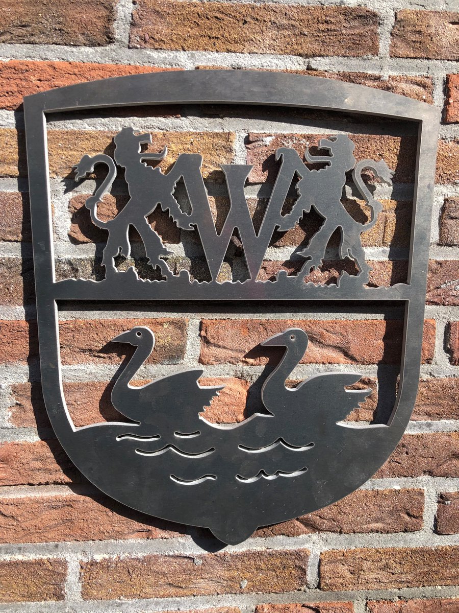 "Wieringer roots"
Leuk om 🎁kado te doen of kado te krijgen: het #Wieringer wapen in aluminium. Onverwoestbaar, weerbestendig. 27x32 cm. Voor aan boord of aan huis.
Verkrijgbaar bij Dave aan de balie in onze fabriek. Of bel Dave via ☎️0227-745045 om een exemplaar te reserveren.