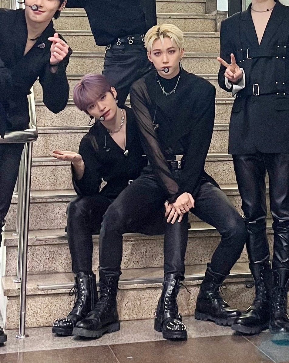 felix sitting on minho's lap 🥺