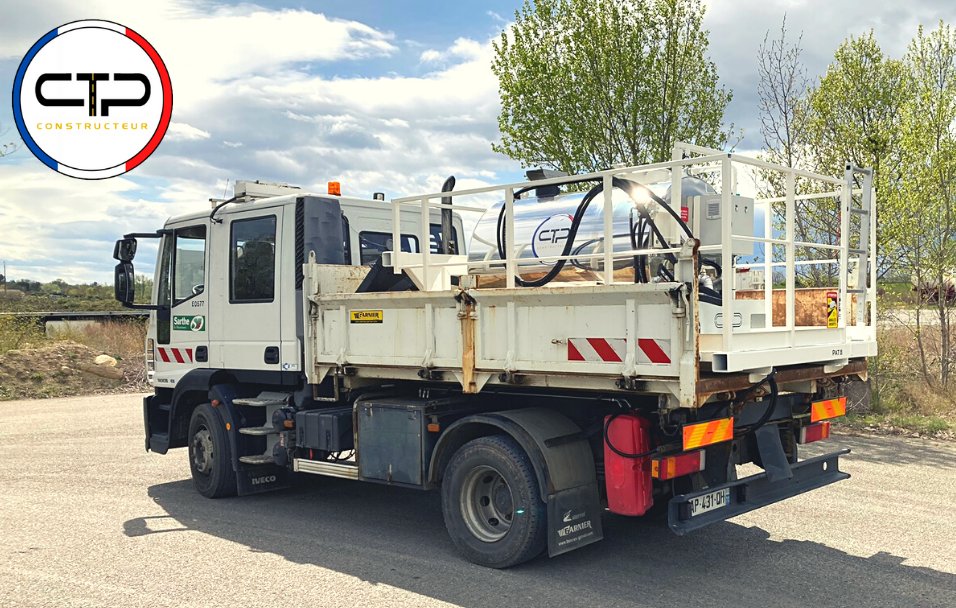 CtpConstructeur's tweet photo. 🔵⚪🔴 Un point-à-temps manuel pour les chantiers d’entretien et de réparation localisés : Le 𝐏𝐀𝐓 𝟏𝟎𝟎𝟎 𝐥𝐢𝐭𝐫𝐞𝐬 𝐩𝐨𝐬é 𝐝𝐚𝐧𝐬 𝐛𝐞𝐧𝐧𝐞

#Pointàtempsmanuel #PAT #1000litres #Montage #Benne #Chantier #Entretien #Réparations #Routes #France #CTPConstructeur https://t.co/aqgTrDbzFD