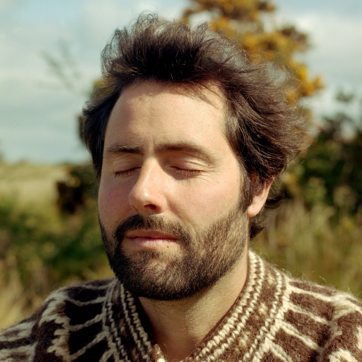 Can't believe this day has finally come. My debut album Solace is out today on Apple Music and all music streaming platforms 
music.apple.com/ie/album/solac…