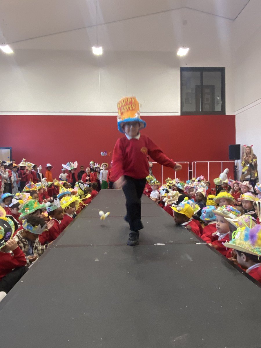 Miss_Patterson3's tweet photo. Easter bonnet parade 🐣👒🌸 https://t.co/urFUAdmlTY