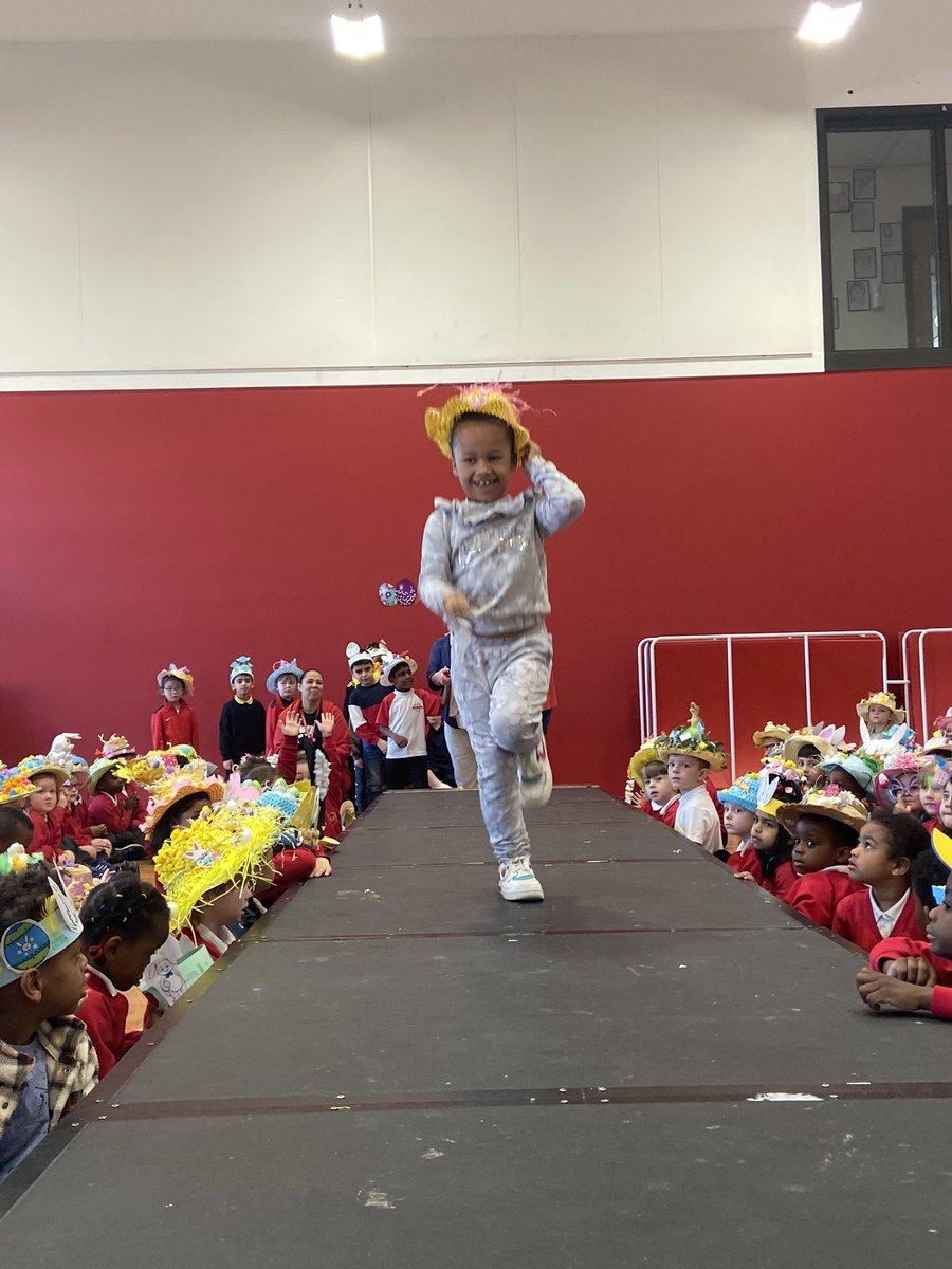 Miss_Patterson3's tweet photo. Easter bonnet parade 🐣👒🌸 https://t.co/CMLfkwnAXk