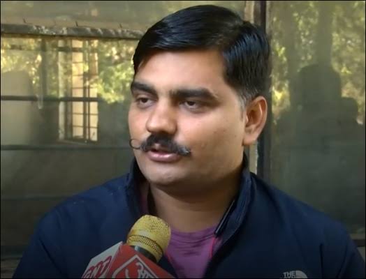 एक बात एक दम साफ़ हैं
राजनीति से हटकर युवाओं में अपनी अलग पहचान और युवाओं के दिल में अपनी अलग जगह बनाने में <a href="/YAJadeja/">Yuvrajsinh Jadeja</a> सफल रहे,तभी तो उनके लिए सोशीयल मीडिया में दो दिन से लगातार  #Yuvrajsinh_ko_riha_karo #ReleaseYuvrajsinh  
#iSupportYuvrajsinh जैसे Hashtag Trend हो रहे हैं।