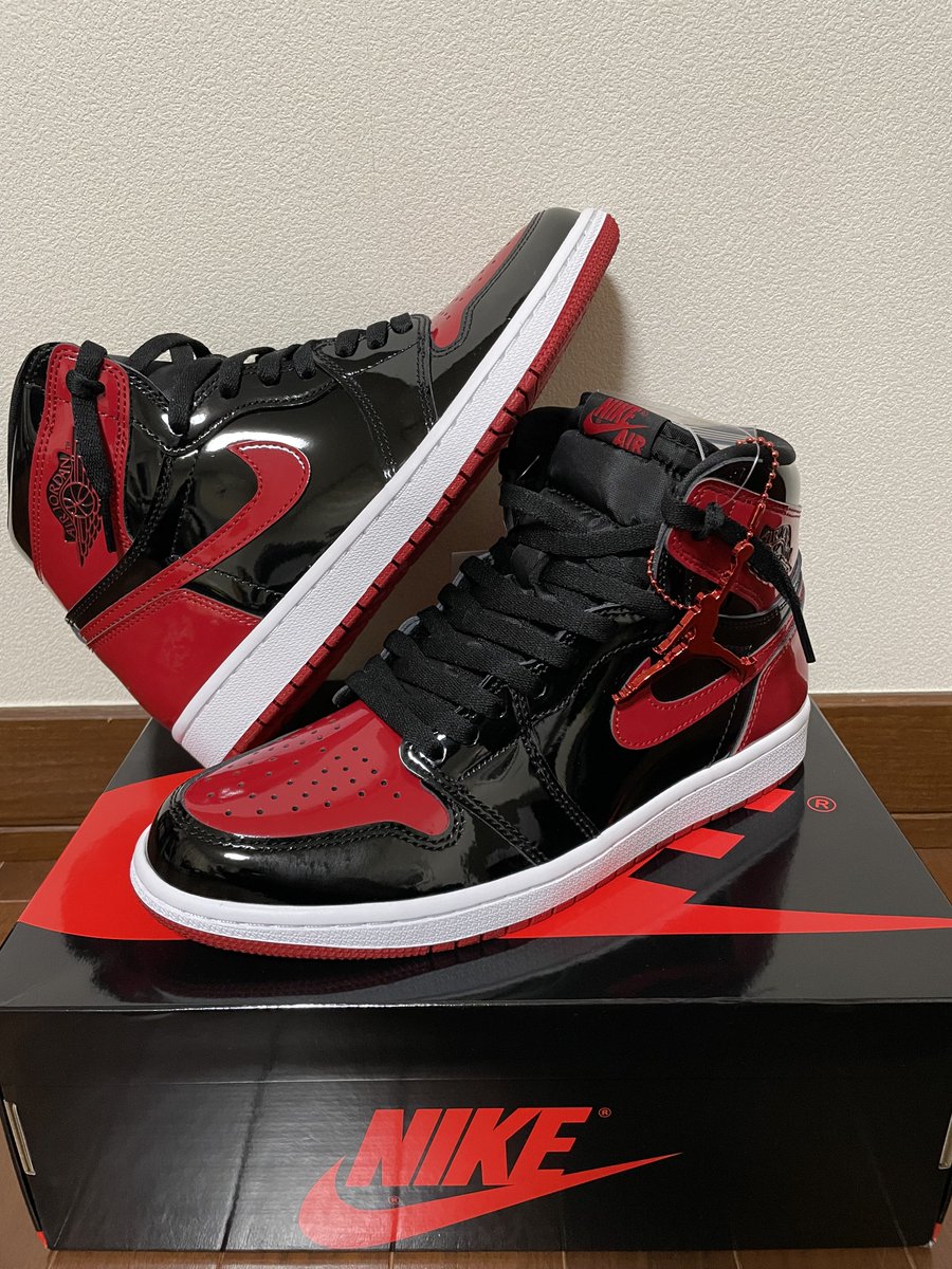 rnack23's tweet photo. I got EM
NIKE AIR JORDAN 1 RETRO HIGH aka Patent BRED 
The 1st pair of 2022. Quite nice start. 
#nike #AIRJORDAN1 #AJ1 #BRED https://t.co/HNVYiQwMio
