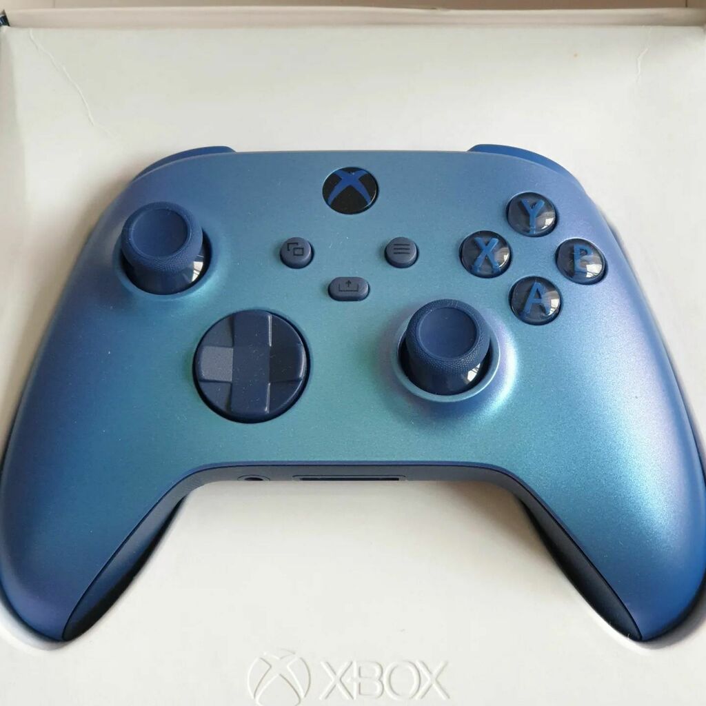 thehealingpaige's tweet photo. Got something new to game with. 🤣
Playing game but with some SSStyles! 😉😉
#TheLogitechJustDontCutItWithDMC
#XboxOneController #AquaSwift https://t.co/i6t9uE2Z1O https://t.co/hOXbJQILKa