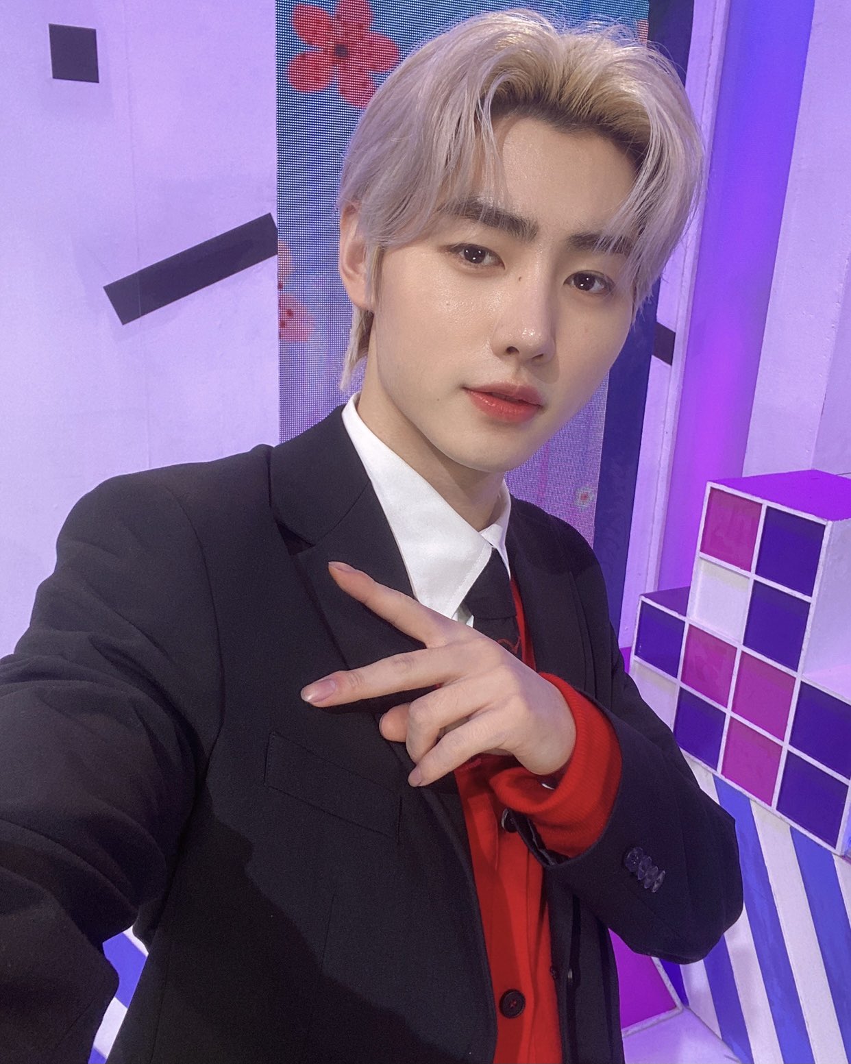 FP0FZimaMAw5WeS?format=jpg&name=large