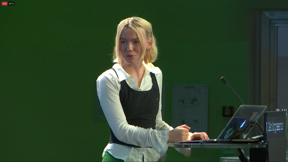 Naturvern's tweet photo. Gina Gylver (leder, Natur og Ungdom) spør representanter for forbund i LO, Union og Akademikerne hvordan miljø- og fagbevegelsen kan jobbe sammen.

Følg Broen til framtiden: https://t.co/o6tWLGokir #klimajobber https://t.co/H3H2KJ5OM5