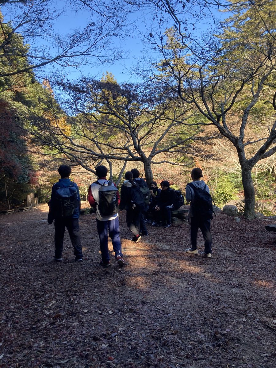 FCU63208246's tweet photo. 新入生の皆さんこんにちは！
キャンプ＆ハイキングサークルです🏕

キャンプ&amp;ハイキングサークルは新入生を募集しています！

それに従い以下の通り新歓・説明会を行います！

※新歓・説明会
4月18日(月)昼休み in多目的室A

興味のある方は是非参加して下さい😊

 #春から福市 https://t.co/XNGkLSWuWw