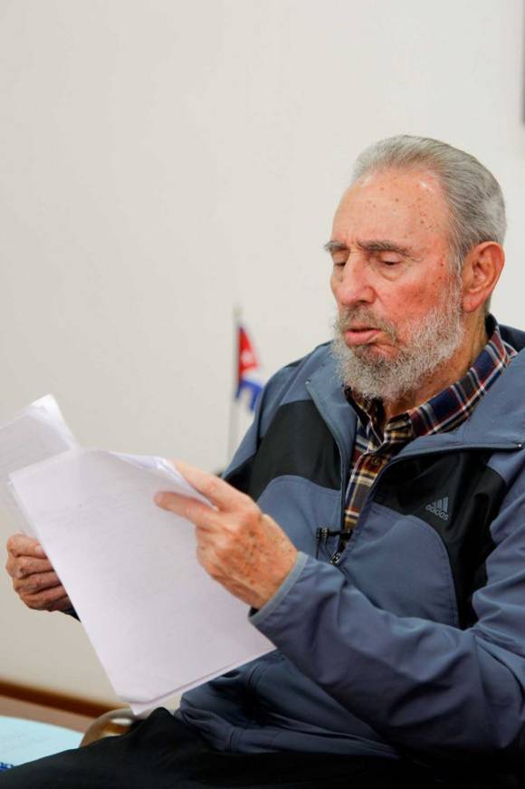 #Fidel: "El espíritu autocrítico, la incesante necesidad de estudiar, observar y reflexionar, son a mi juicio características de las que no puede prescindir ningún cuadro revolucionario." 8/04/2010