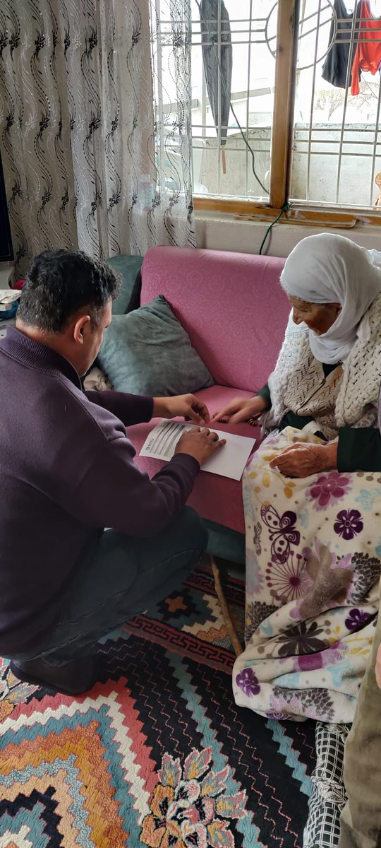 LiceNufus's tweet photo. #AdresteNüfusHizmeti kapsamında Müminağa Mahallemizde ikamet eden ve rahatsızlıkları nedeniyle müdürlüğümüze gelemeyen değerli büyüklerimizin Adres işlemleri başvurularını ve hayır dualarını aldık.#HayatınızHerAnında
@LiceKaymakamlik 
@sefikaygol 
@cagriavci_ https://t.co/as7xataBVi