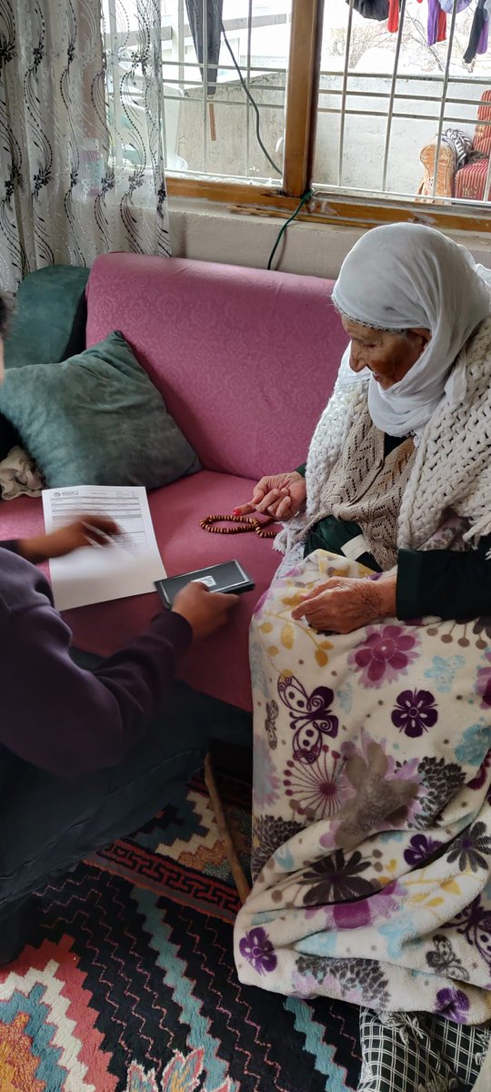 LiceNufus's tweet photo. #AdresteNüfusHizmeti kapsamında Müminağa Mahallemizde ikamet eden ve rahatsızlıkları nedeniyle müdürlüğümüze gelemeyen değerli büyüklerimizin Adres işlemleri başvurularını ve hayır dualarını aldık.#HayatınızHerAnında
@LiceKaymakamlik 
@sefikaygol 
@cagriavci_ https://t.co/as7xataBVi