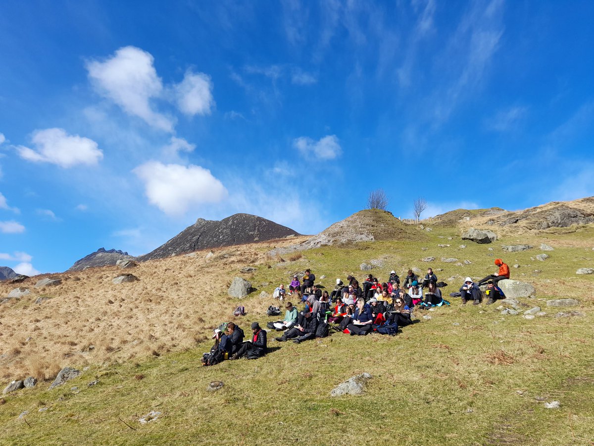 UofGGES's tweet photo. Beautiful weather for our final day of the @UofGGES #isleofarran #earthscience field class. Students sketching and discussing #anthropogenic impacts on the #landscape
#geology #environmentalgeoscience #environment #environmentalsolutions #bepartofthesolution #worldchangers https://t.co/jF068IPPgJ