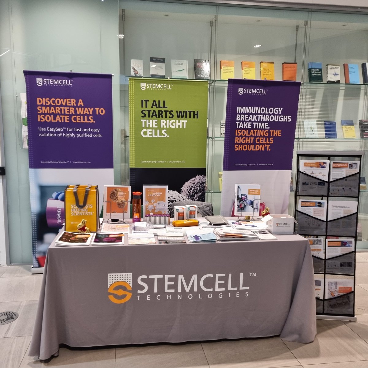 If you are at the #BSI #Oxford #Immunology meeting today, please stop by our <a href="/STEMCELLTech/">STEMCELL Technologies</a> booth to say hello👋 and chat about your reasearch 🔬