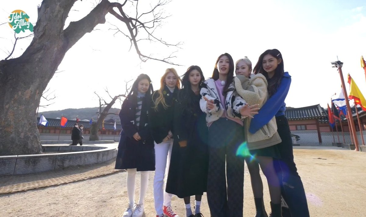 everpinkarea's tweet photo. EVERGLOW CONTENT FINALLY https://t.co/8XK768Qzu0