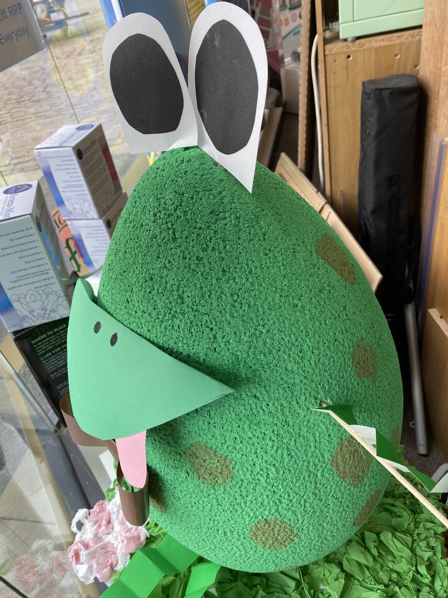 Run out of activities to do with the kids this #easterholidays?

Keep them entertained by taking part in the #Blackburntowncentre #EasterEgg Hunt.

Here's the frog-themed egg in Mooreys - one of 10 eggs to find in #Blackburn 

blackburnbid.co.uk/easter2022