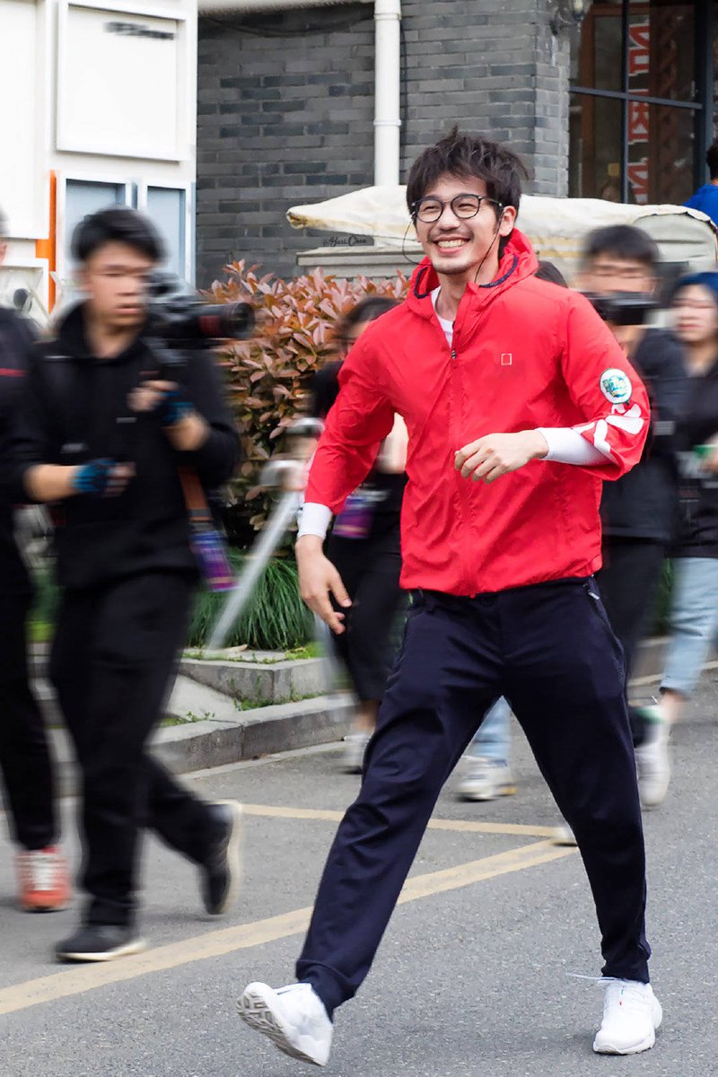 fandoestrans's tweet photo. To the most wonderful sunshine boy, and to the best actor I have had the pleasure of seeing, Happy Birthday Bai Yu ❤️🎂🍰💖✨
To the most talented, the most hard working and the most thoughtful and the most cheeky 32 year old, I hope you can be this radiant and happy forever 💝 https://t.co/3YewCKUYIu