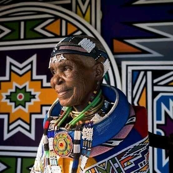 KabeloMohlah02's tweet photo. Apparently Dr Esther Mahlangu's gun is recovered. https://t.co/vHRpB5hXPE