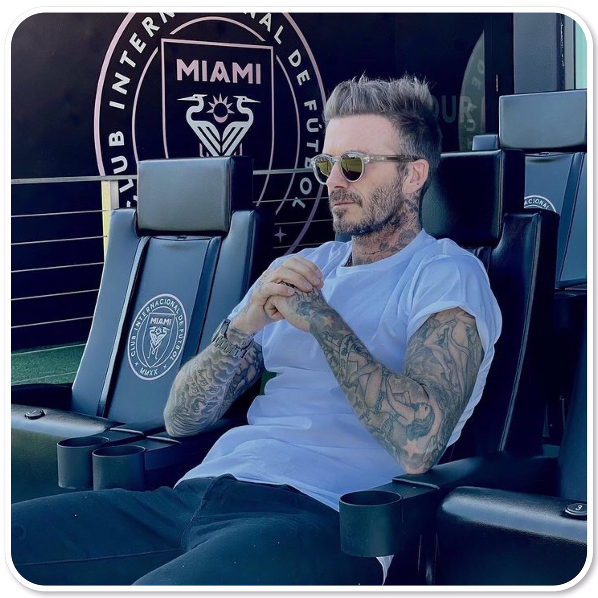 MaroonsTv's tweet photo. 🛑 FLASH RECAP: L’ex international footballeur anglais David Beckham a récemment signé un contrat en or avec le Qatar, pays organisateur de la prochaine coupe du monde 2022, à qui il prêtera son image durant 15 ans..

https://t.co/eh25IEUkHL

#DavidBeckham 
#FlashRecap #MaroonsTV https://t.co/Pwvm1PyHH2
