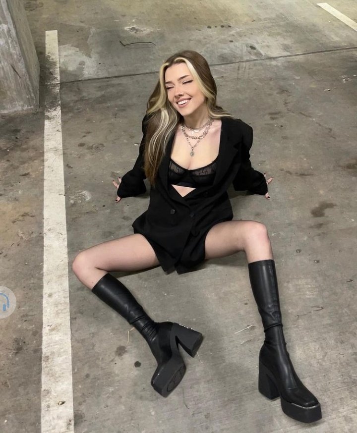 ⠀⠀ ⠀⠀⠀⠀ ⠀⠀ ⠀⠀⠀⠀ ⠀⠀ ⠀⠀⠀⠀ ⠀⠀ ⠀⠀⠀⠀ ⠀⠀ ⠀⠀⠀⠀ 
⠀⠀ ⠀⠀⠀⠀ ⠀⠀ But you're not my daddy, and I'm not you're dolly.