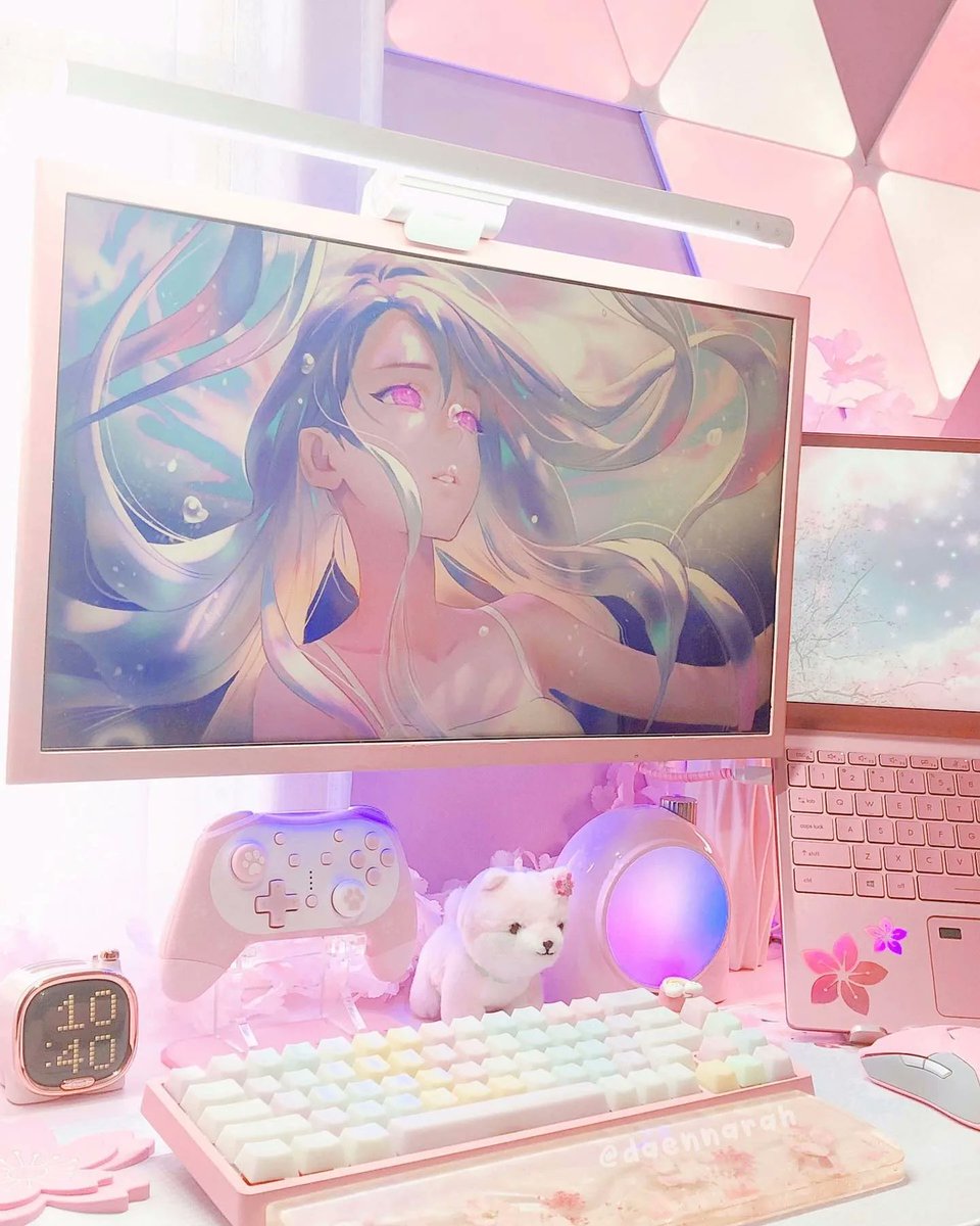 angeerkitchen's tweet photo. 🌸Such a pretty setup and theme,lovely!! I love it!! 💖

🌈Setup by the lovely by @daennarah 💕 
The kawaii panda controller comes from @stogapink 

🌸🌸🌸#stogapink #cute #characters #girlssetups #stogapink #stogatech #controller #pc #pcgame #pink #kawaiidecor #kawaiisetup https://t.co/EOEj5RCKks