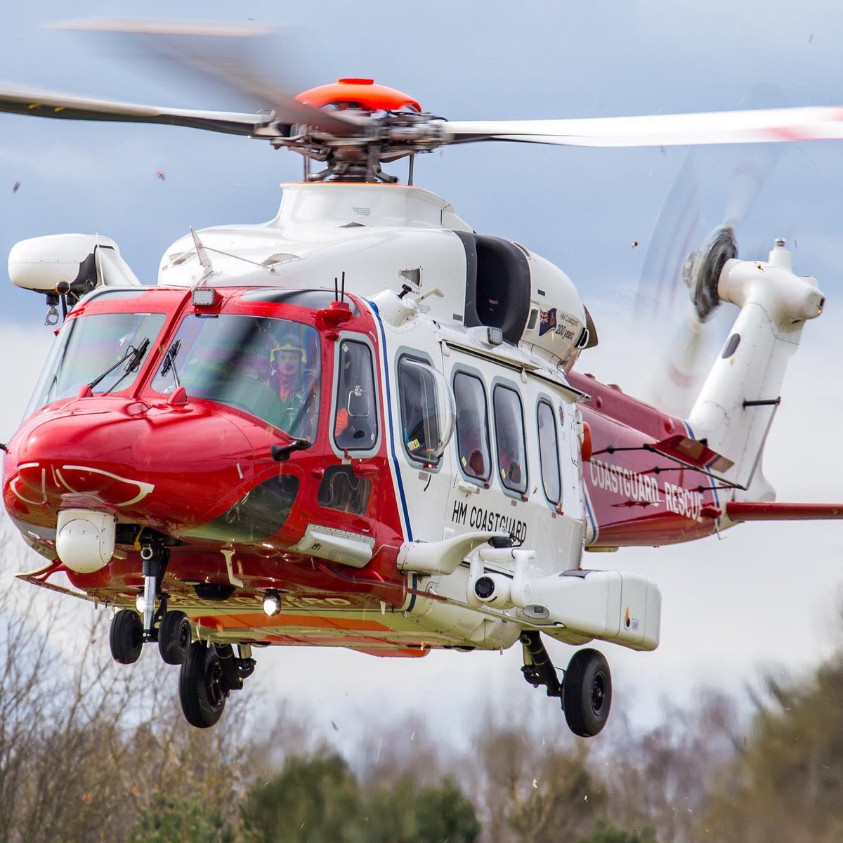 AcpAviation's tweet photo. #AW189 G-MCGR as Coastguard199. Rotors Running Gas &amp; Go @EshottAirfield, whilst on a training sortie in #Northumberland.
#Prestwick)
 
Andy 

#cg199 #eshott #bristowhelicopters #sar #coastguard #rescuehelicopter #uk #hmcg #uksar #searchandrescure #avgeek #heliporn @Leonardo_UK https://t.co/FkMAi88CGZ