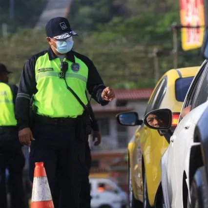 policiadepanama's tweet photo. #SeguridadVial | Un total de 1,662 infracciones de tránsito fueron colocadas en las últimas 24 horas, a nivel nacional, entre ellas, siete fueron por embriaguez comprobada, 620 por exceder los límites de velocidad y 101 por luces no adecuadas. https://t.co/08BiHnMSNV