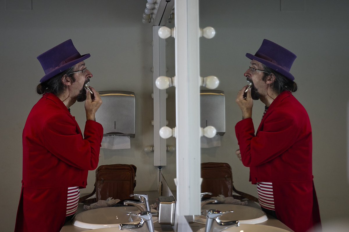 Todo preparado para la gran gala de <a href="/Saniclown/">Saniclown</a> en el <a href="/circoprice/">Teatro Circo Price</a> este sábado y domingo a las 18,00 Graciassss #jesushellin por tu arte y trabajo en <a href="/europapress/">Europa Press</a> Estas maravillosas fotos son un a joya 🎪👏🏻🌱